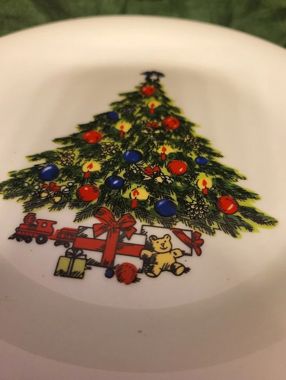 Seagull Fine Porcelain Set Of 8 White Christmas Tree Dinner Plates